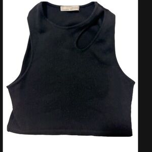 Crop tank with cut out‎ size L